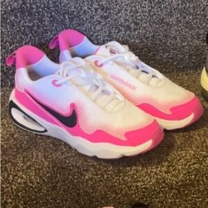 Nike Kids Low-Top Sneakers in White, Hot Pink & Black